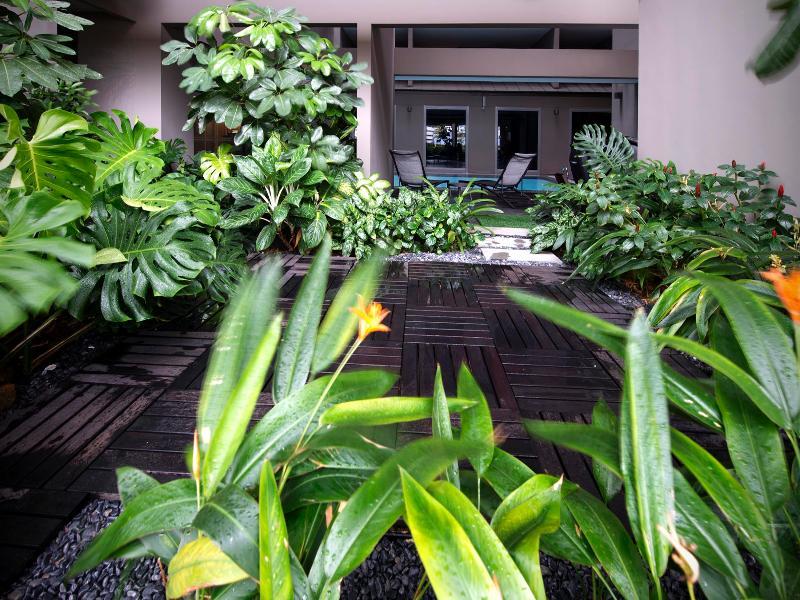 V Hotel Bencoolen Singapore Exteriör bild