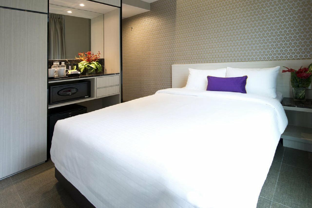 V Hotel Bencoolen Singapore Exteriör bild